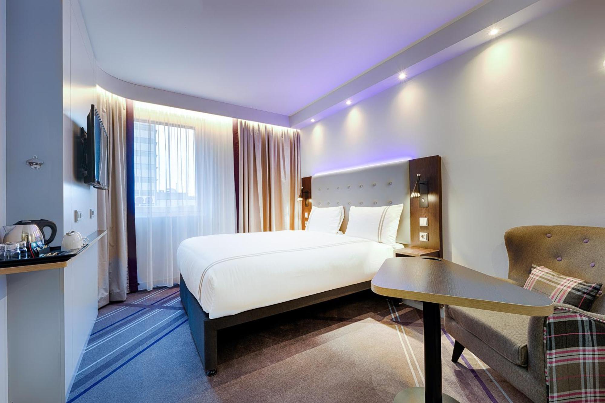 Premier Inn Berlin City Wilmersdorf ภายนอก รูปภาพ