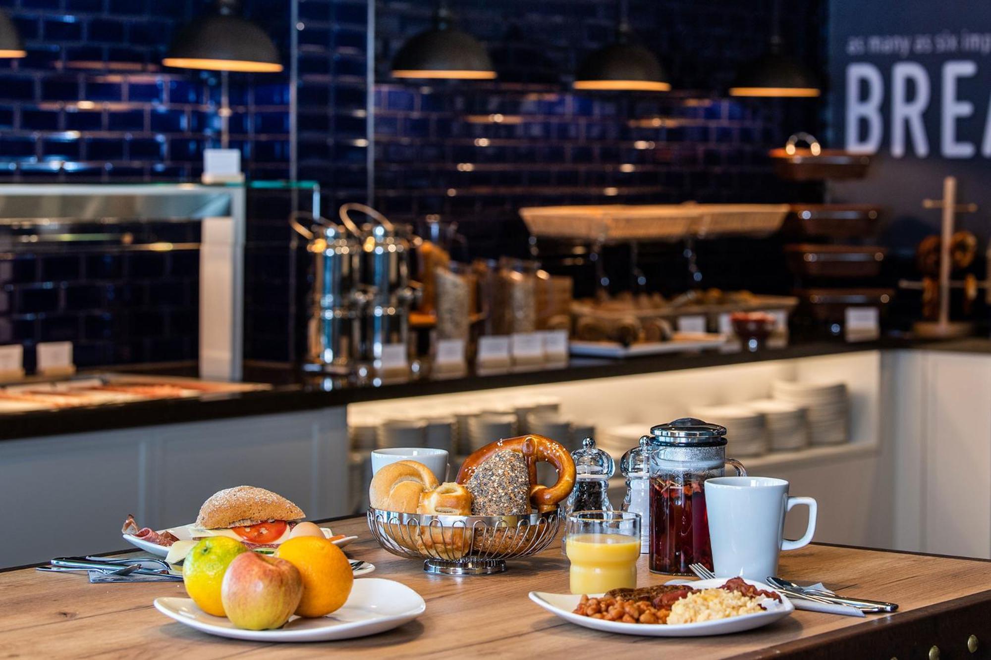 Premier Inn Berlin City Wilmersdorf ภายนอก รูปภาพ