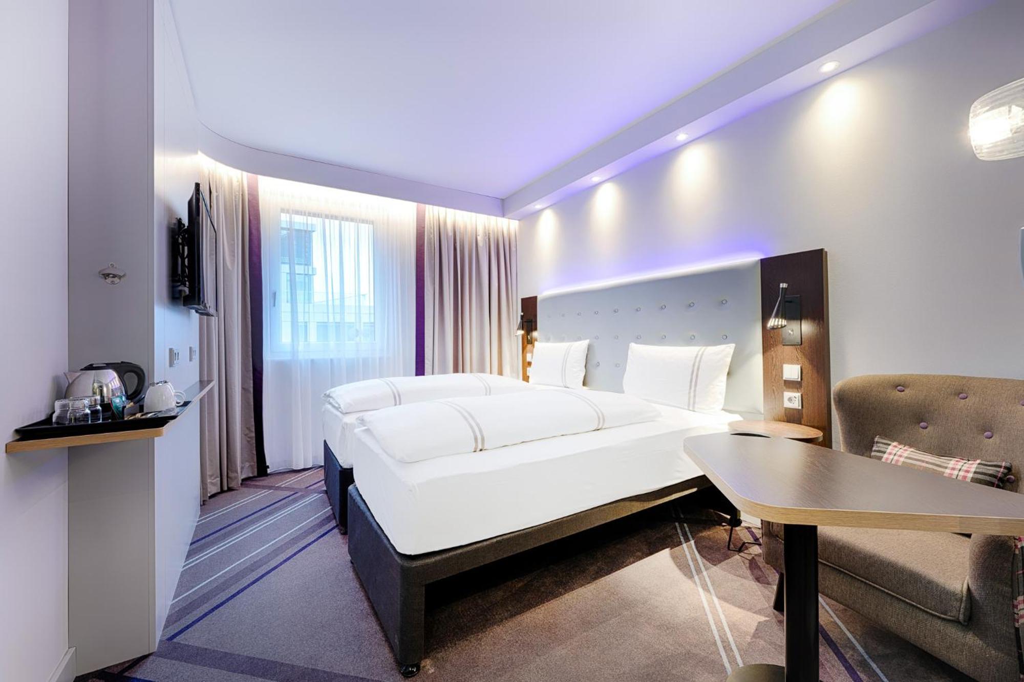 Premier Inn Berlin City Wilmersdorf ภายนอก รูปภาพ