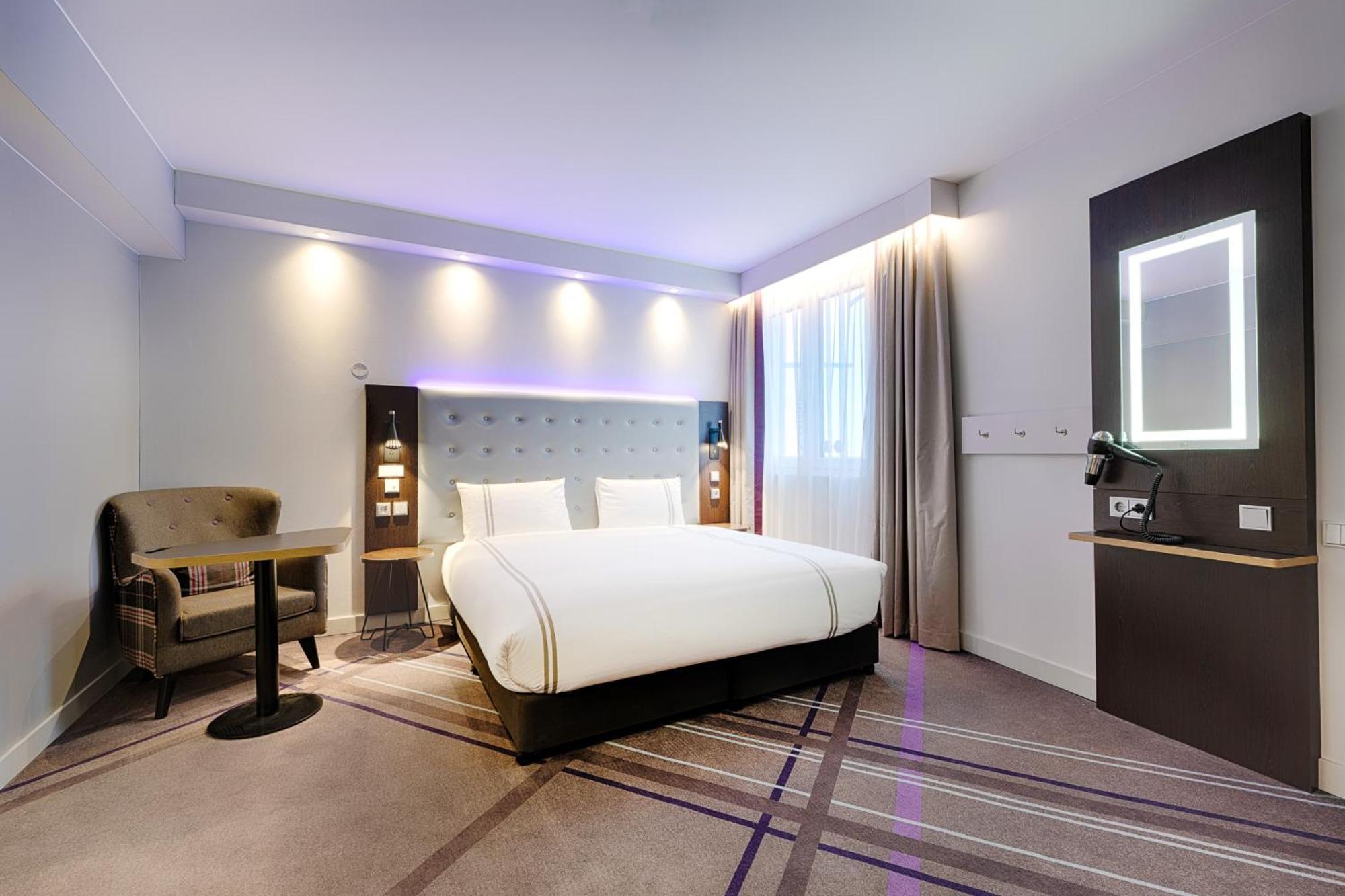 Premier Inn Berlin City Wilmersdorf ภายนอก รูปภาพ