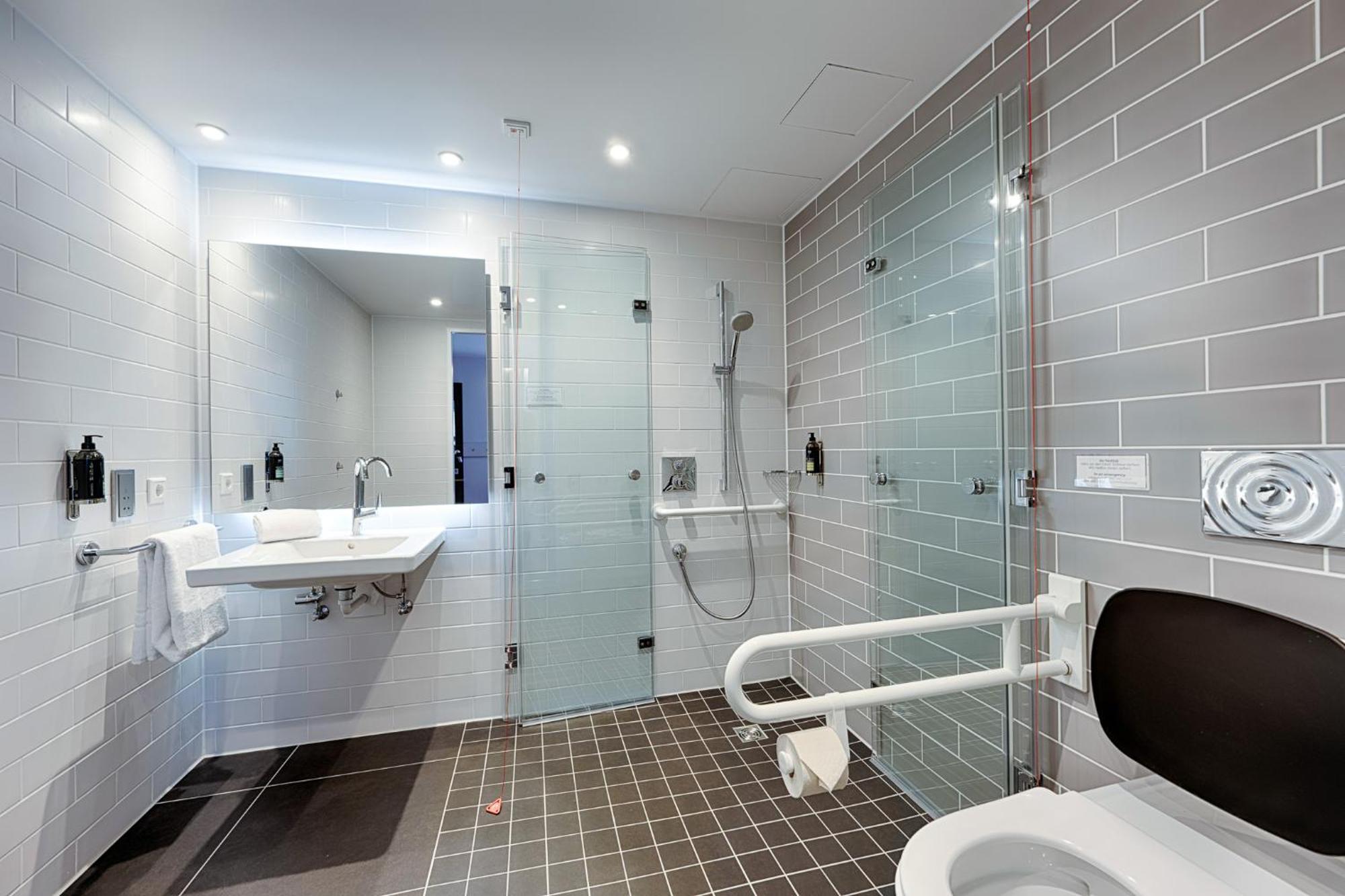 Premier Inn Berlin City Wilmersdorf ภายนอก รูปภาพ